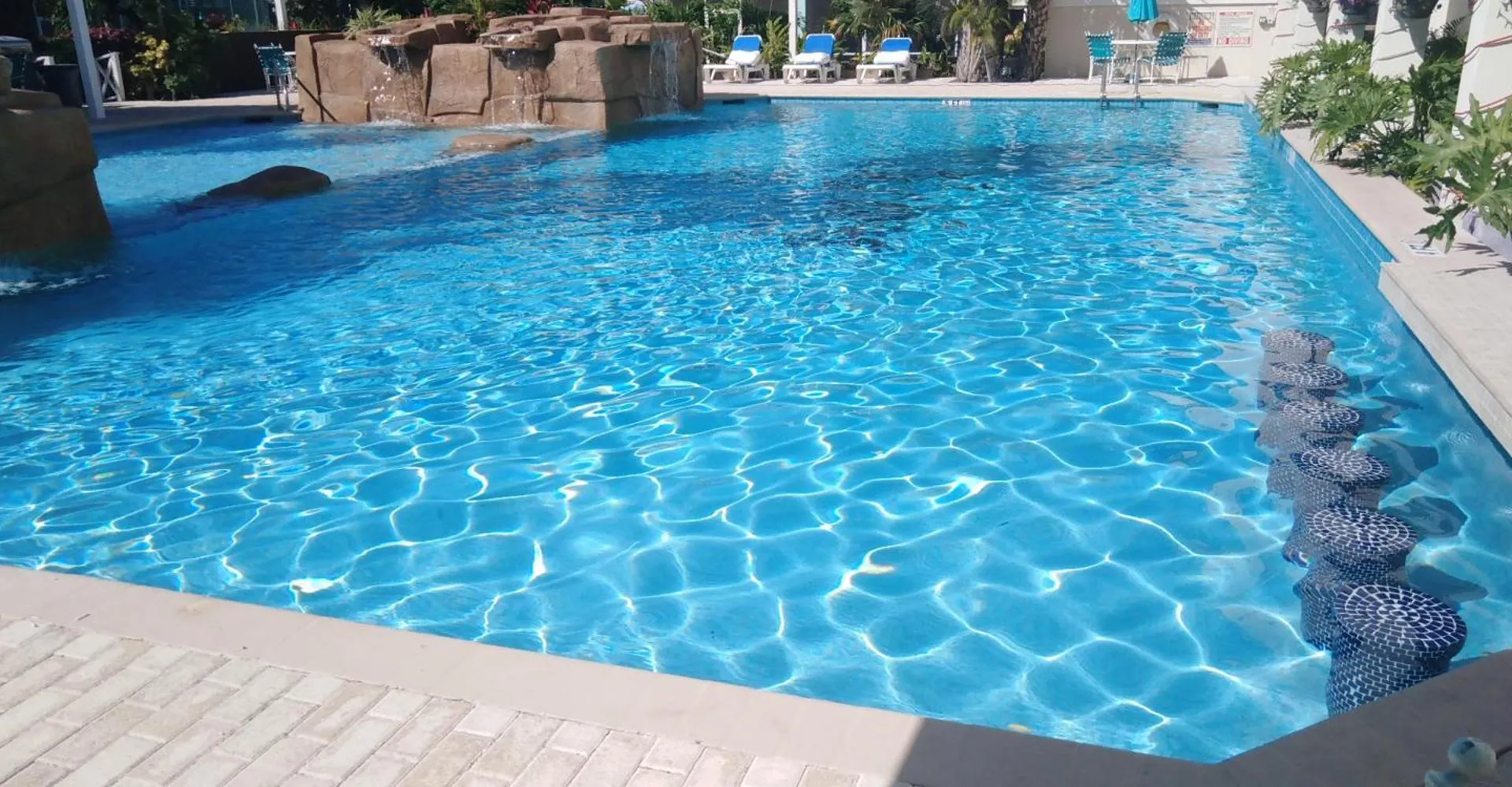 Seven Mile Beach Resort George Town 3*,