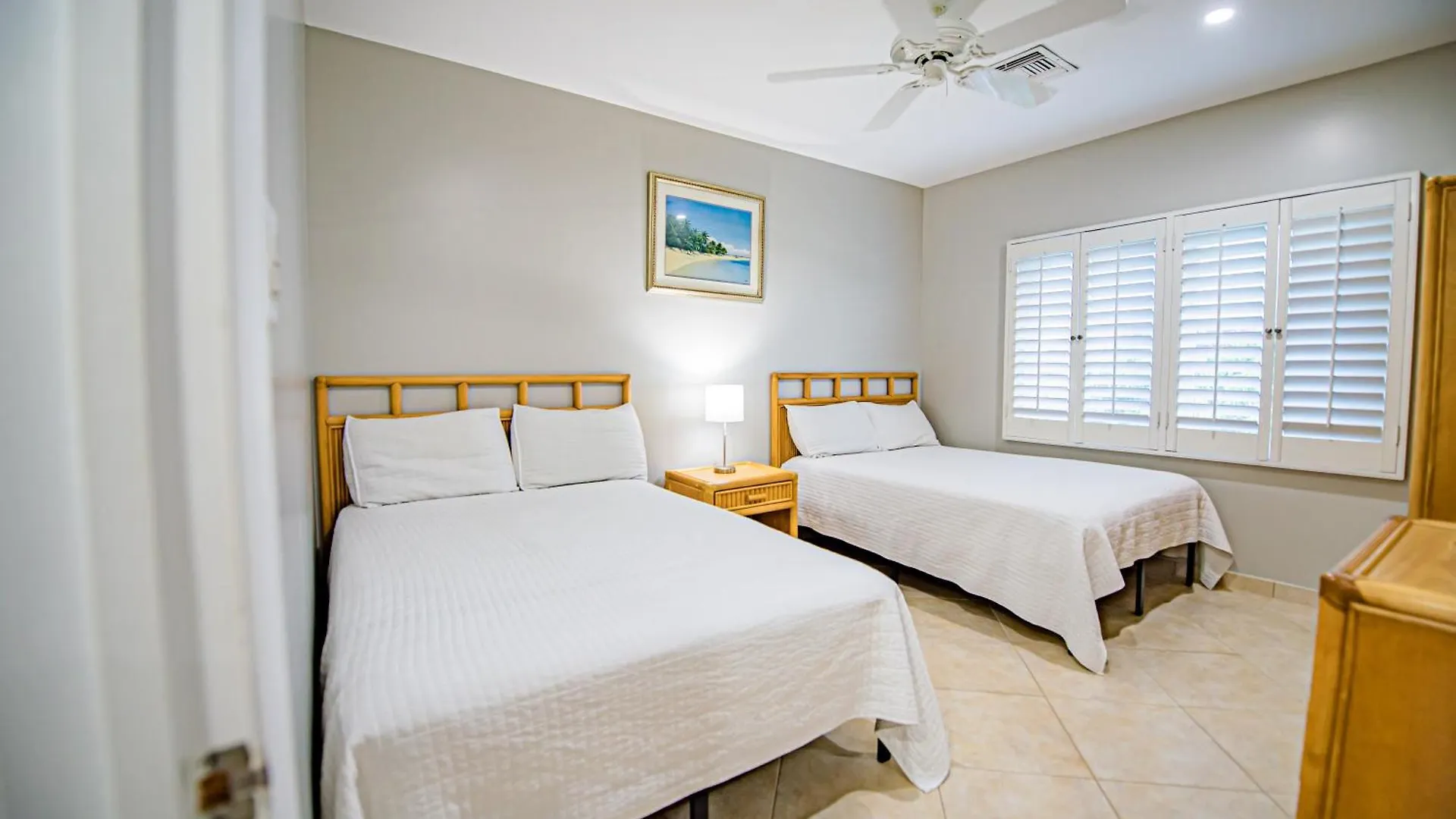 Aparthotel Seven Mile Beach Resort George Town