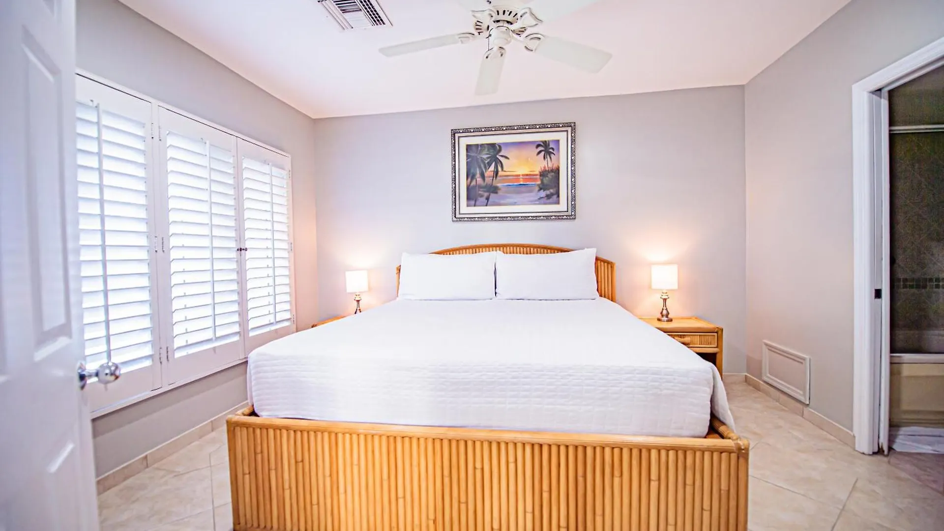 Aparthotel Seven Mile Beach Resort George Town