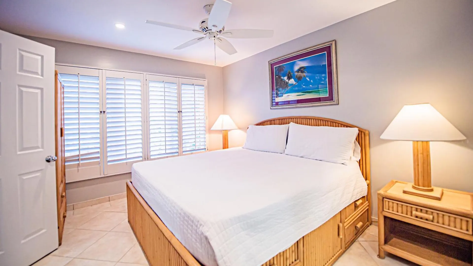 Seven Mile Beach Resort George Town 3*,