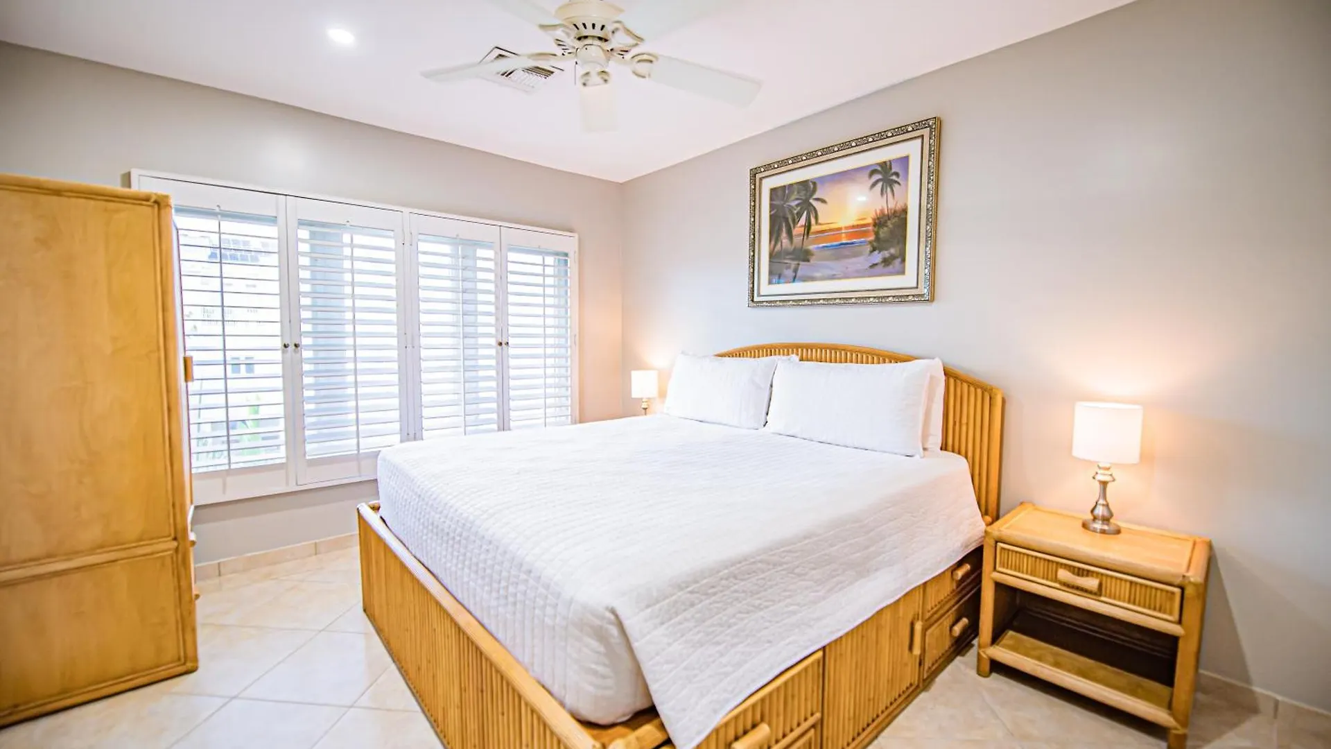 Aparthotel Seven Mile Beach Resort George Town