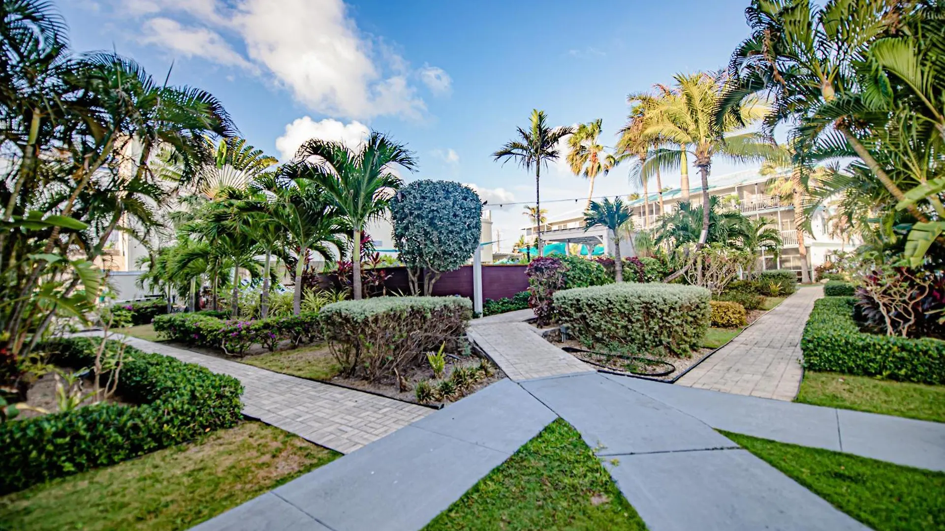 Seven Mile Beach Resort George Town Aparthotel